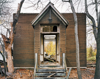 Illustration for article titled Exploring the Decaying Ruins of Brother Island, NYC's Last Unknown Place